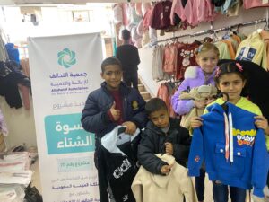 كسوة الشتاء في غزة 2025 – جمعية التحالف للإغاثة والتنمية تدعم الأطفال والأسر الفقيرة