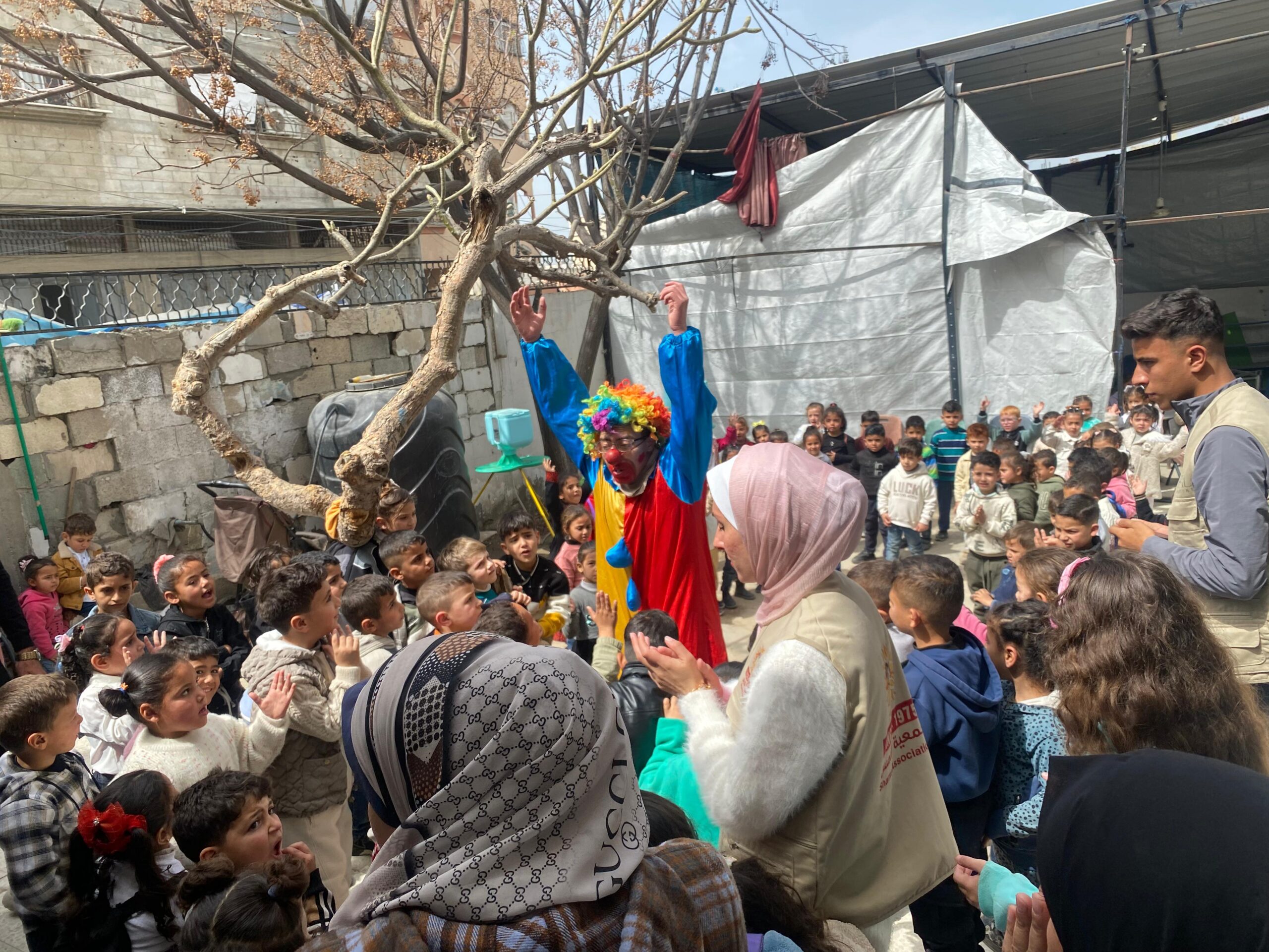 فعالية ترفيهية للأطفال ذوي الإعاقة في غزة ترسم فرحة العيد بالشراكة مع جمعية شمس