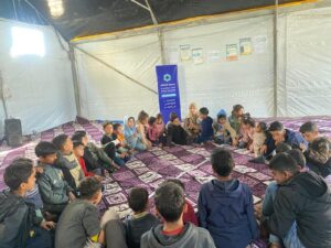 تعزيز الوعي الصحي للأطفال في غزة داخل مخيم الصابرين